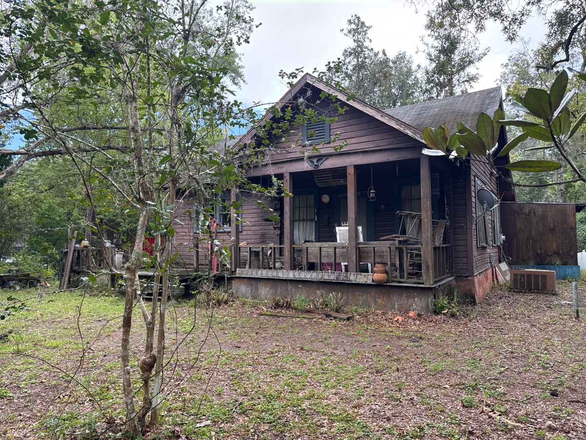 2049 Deel Rd photo 2