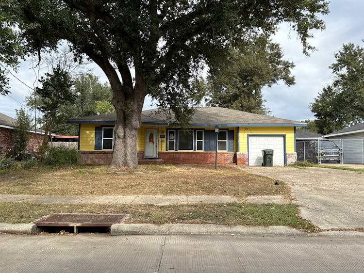 1917 4th Street Lake Charles, LA 70601, Calcasieu County