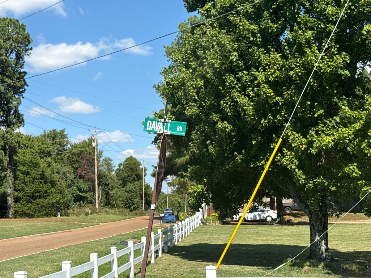 Davall Dr, Olive Branch, MS 38654