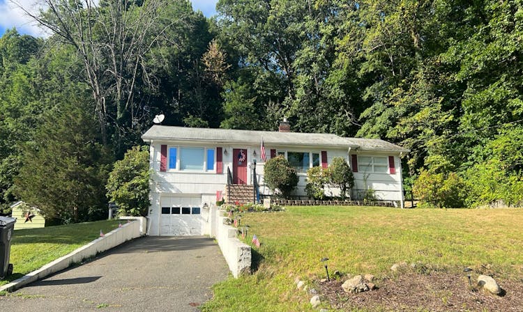 9 Oak Glen Pl Whippany, NJ 07981, Morris County