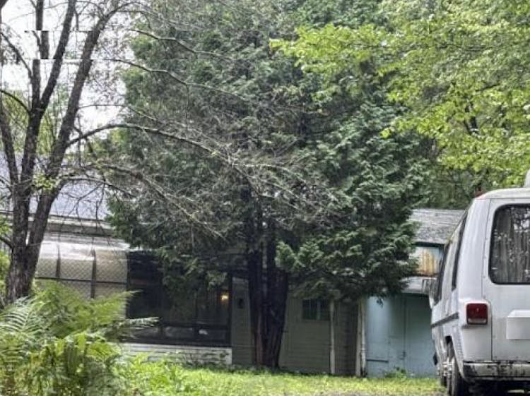 6 Nichols Rd Williamsburg, MA 01096, Hampshire County