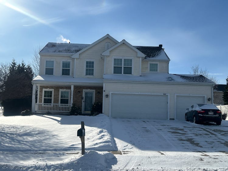 2291 Hunters Ln Grafton, WI 53024, Ozaukee County