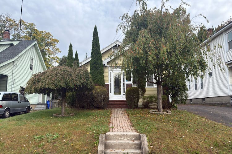 62 Fennbrook Rd West Hartford, CT 06119, Hartford County