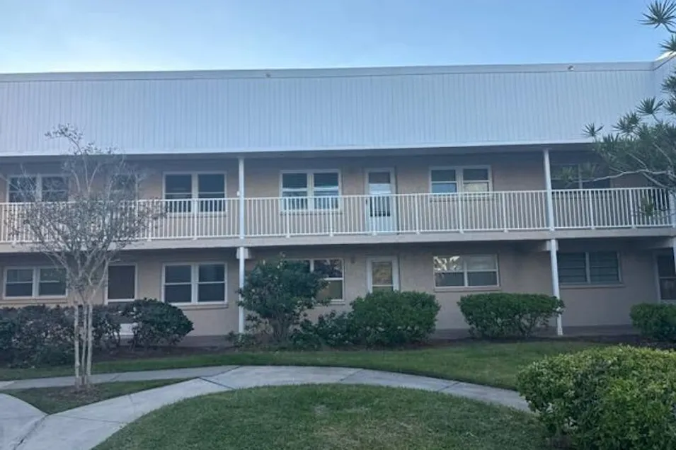 10032 65th Ave N Apt 9 Saint Petersburg, FL 33708, Pinellas County