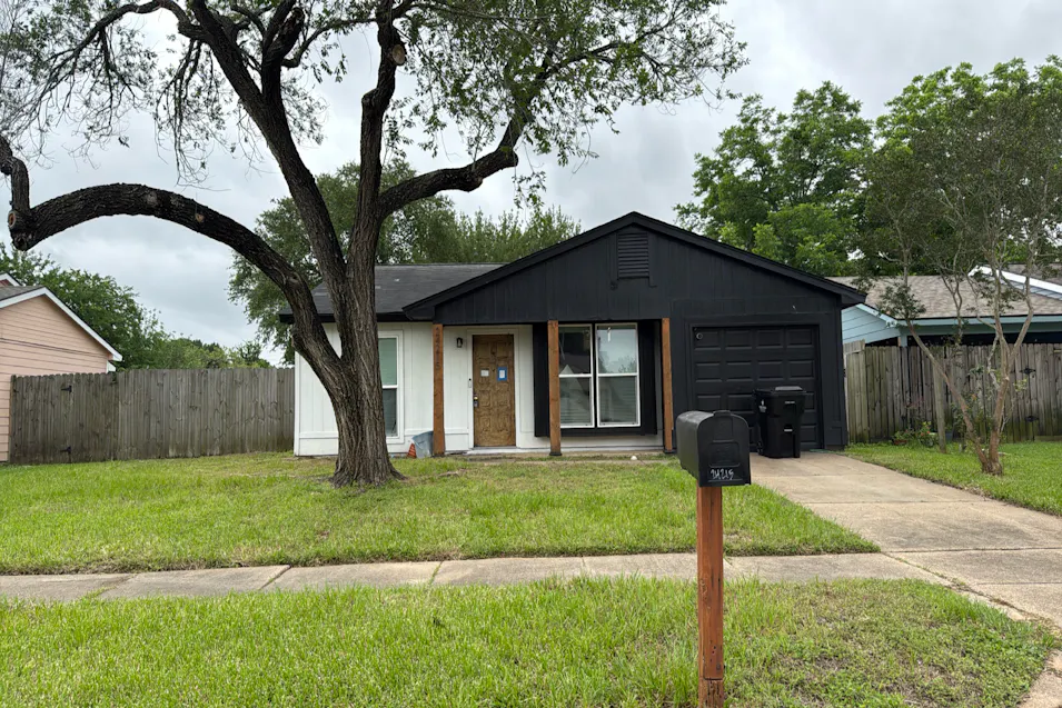 24215 Running Iron Dr Hockley, TX 77447, Harris County
