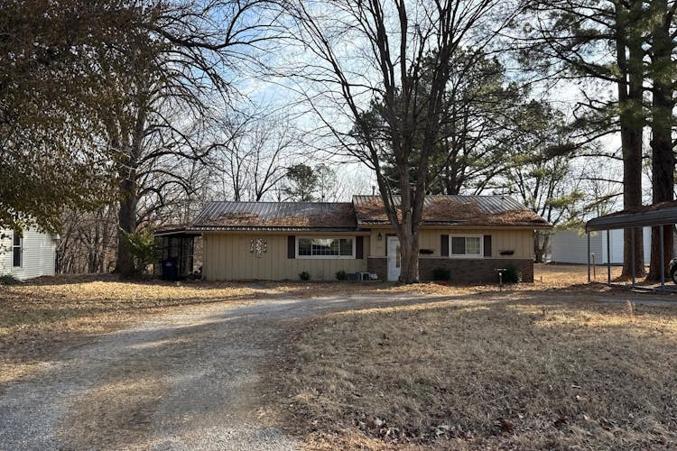 370 N 2nd St Albion, IL 62806, Edwards County