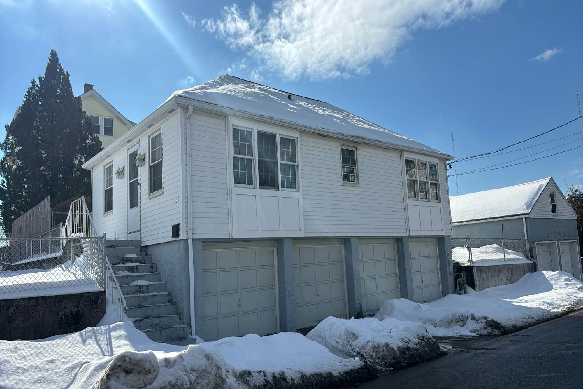 Chambers St, Cumberland, RI 02864