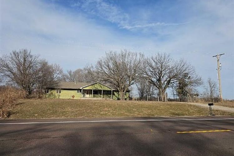 956 East 90th Ave North Belle Plaine, KS 67013, Sumner County