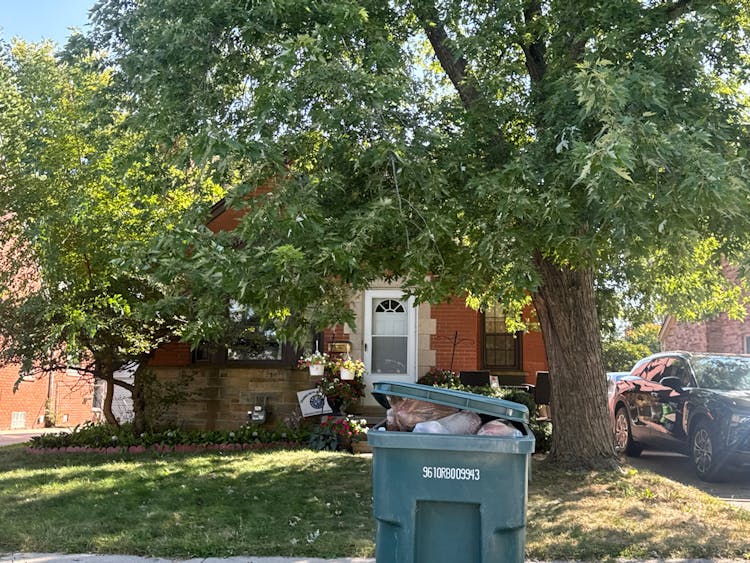 1800 Robindale Ave Dearborn, MI 48128-1051, Wayne County