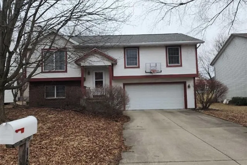 1604 Bensington Ct. Normal, IL 61761, McLean County