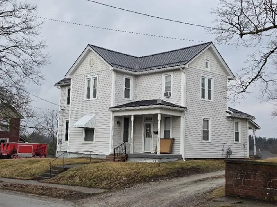 519 W Main St Barnesville, OH 43713, Belmont County