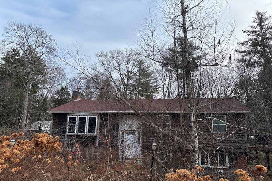 42 Lakeshore Dr Middleton, NH 03887, Strafford County