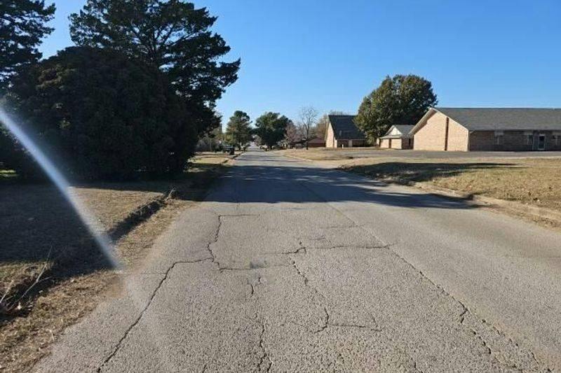 Cottonwood St, Ardmore, OK 73401