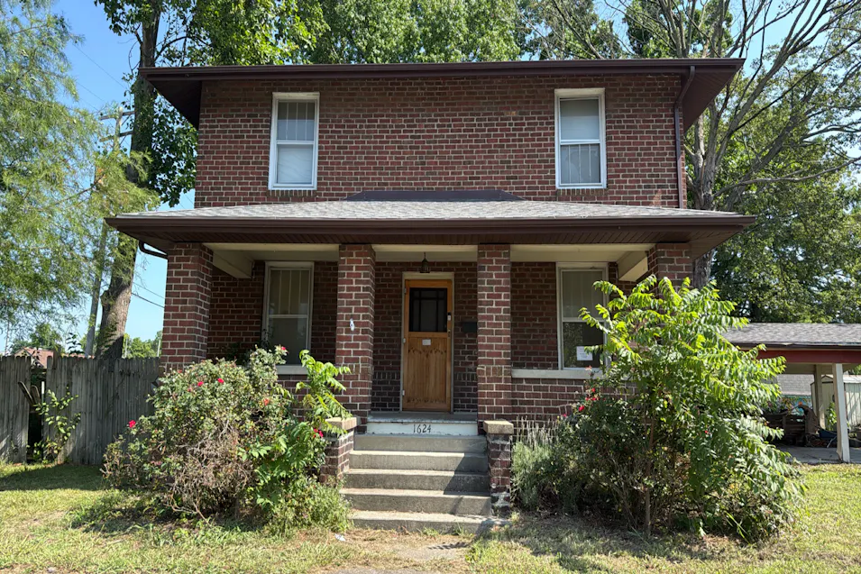 1624 Spruce St Murphysboro, IL 62966, Jackson County