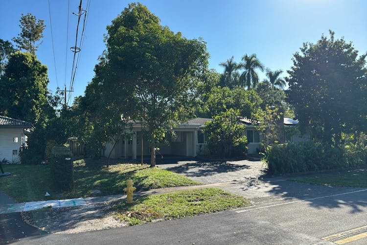 824 Holly Ln Plantation, FL 33317, Broward County