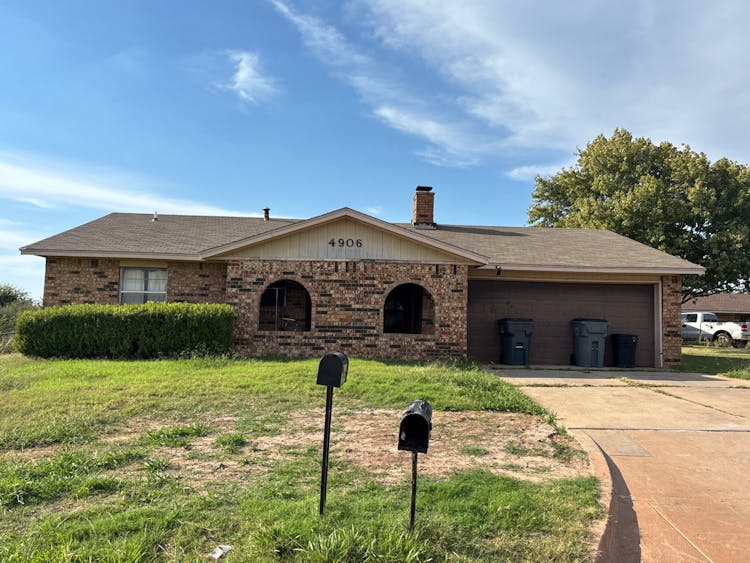 4906 SE Dover Dr Lawton, OK 73501, Comanche County