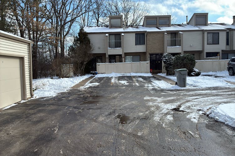 9012 N 70th St 7 Milwaukee, WI 53223, Milwaukee County