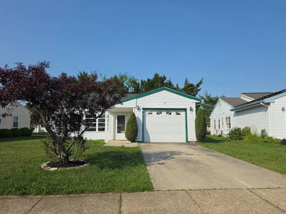 87 Huntington Drive Southampton, NJ 08088, Burlington County