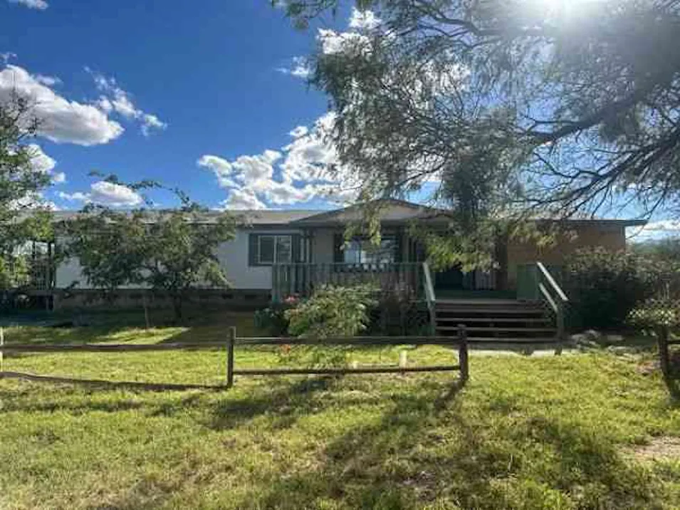 1318 N Paseo Temblon Sierra Vista, AZ 85635, Cochise County