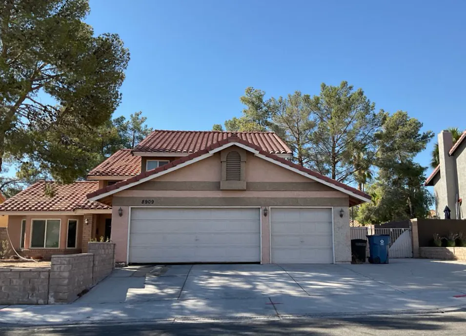 8909 Pesaro Dr Las Vegas, NV 89117, Clark County
