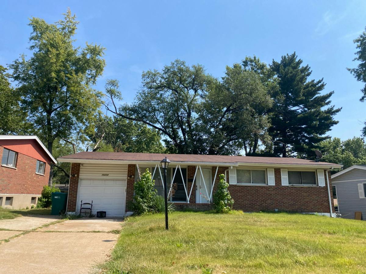 Viscount Dr, Saint Louis, MO 63136