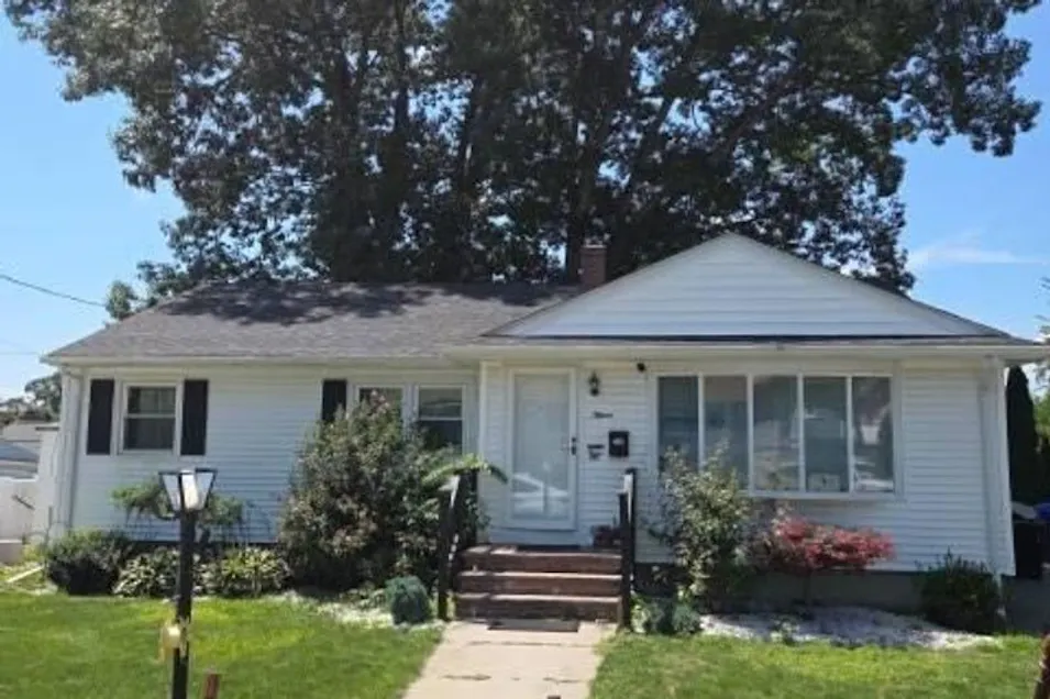 15 Monongahela Ave North Providence, RI 02911, Providence County