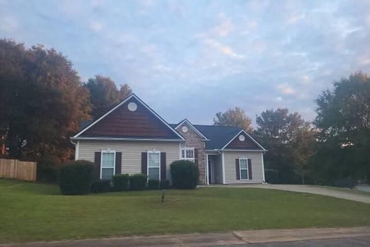 105 Creekside Dr Lagrange, GA 30240, Troup County