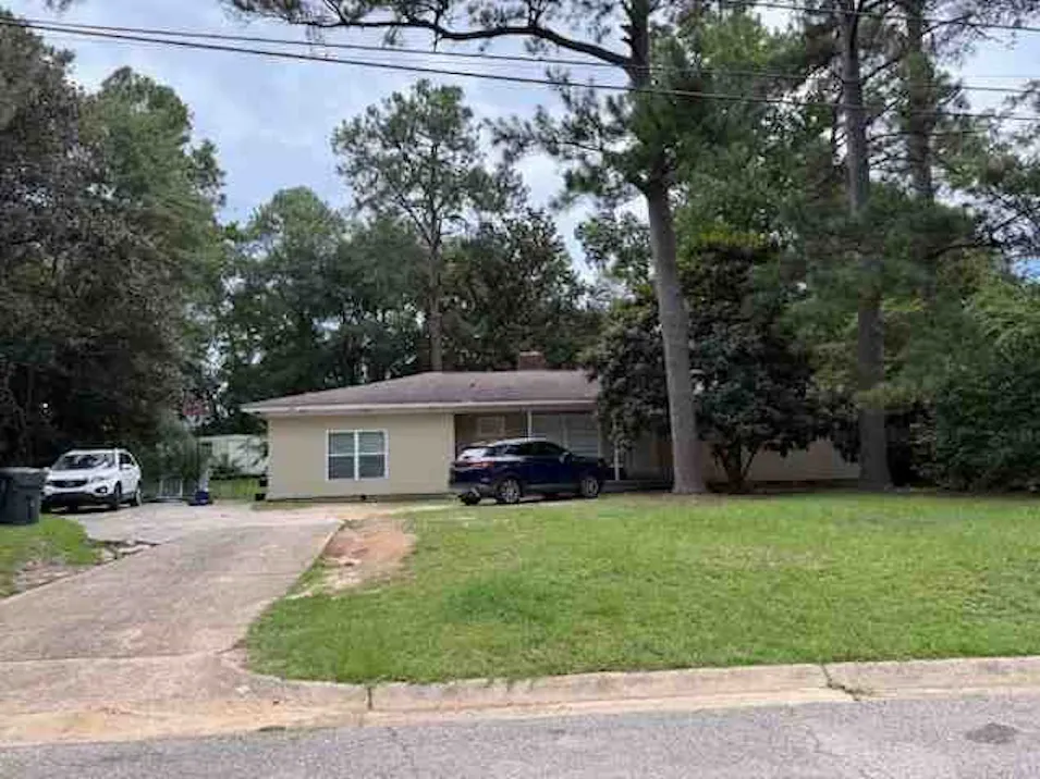 1012 N Pontiac Ave Dothan, AL 36303, Houston County