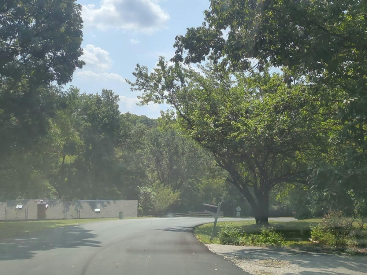 Paradise Ln, Kansas City, MO 64152