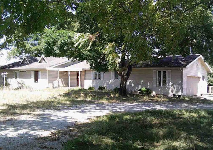 3905 West Farm Road 2 Brighton, MO 65617, Polk County