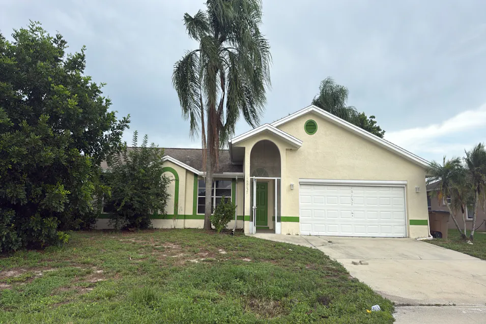 10737 Cocoatree Ct Lehigh Acres, FL 33936, Lee County
