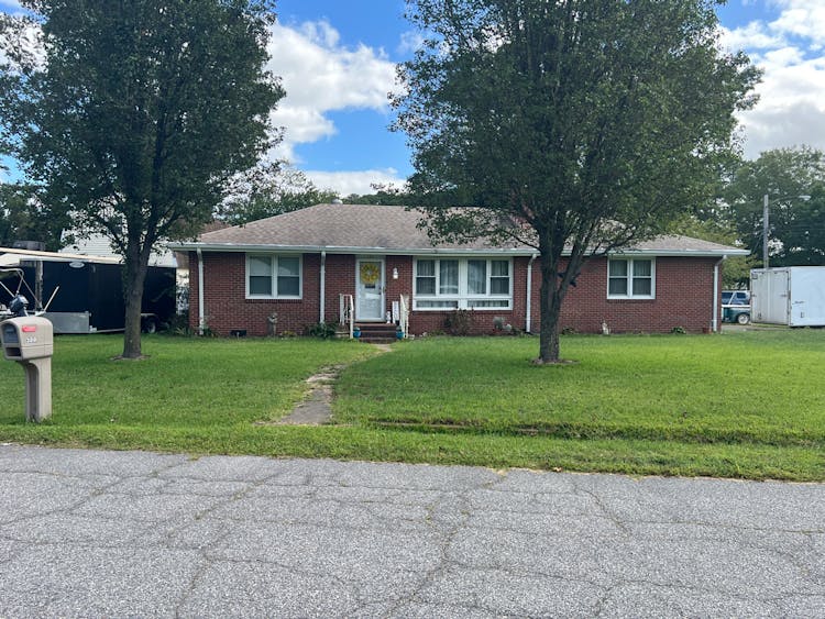 300 Pinecrest Dr Portsmouth, VA 23701, Portsmouth City County