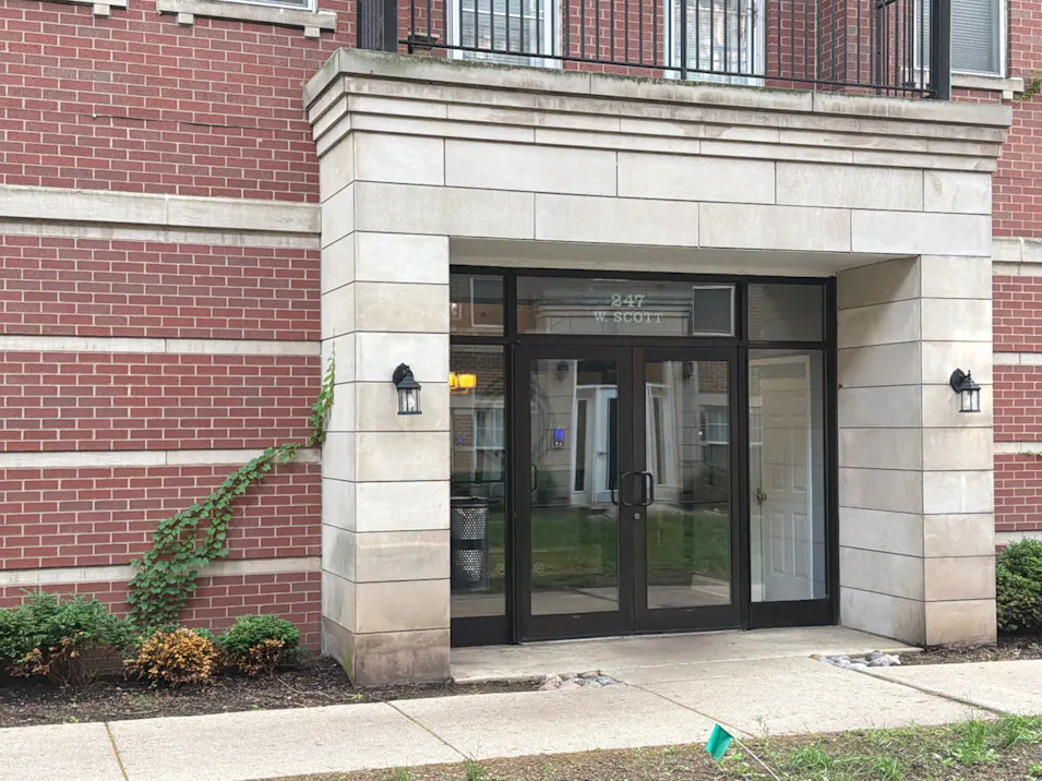 247 West Scott St #304 Chicago, IL 60610, Cook County