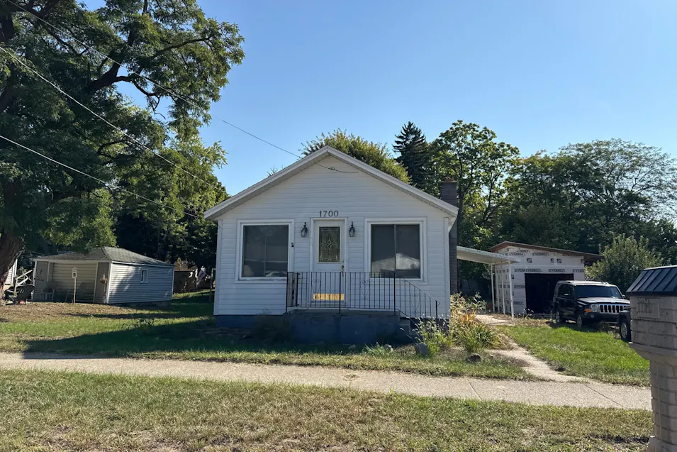 1700 Ira Ave NW Grand Rapids, MI 49504, Kent County