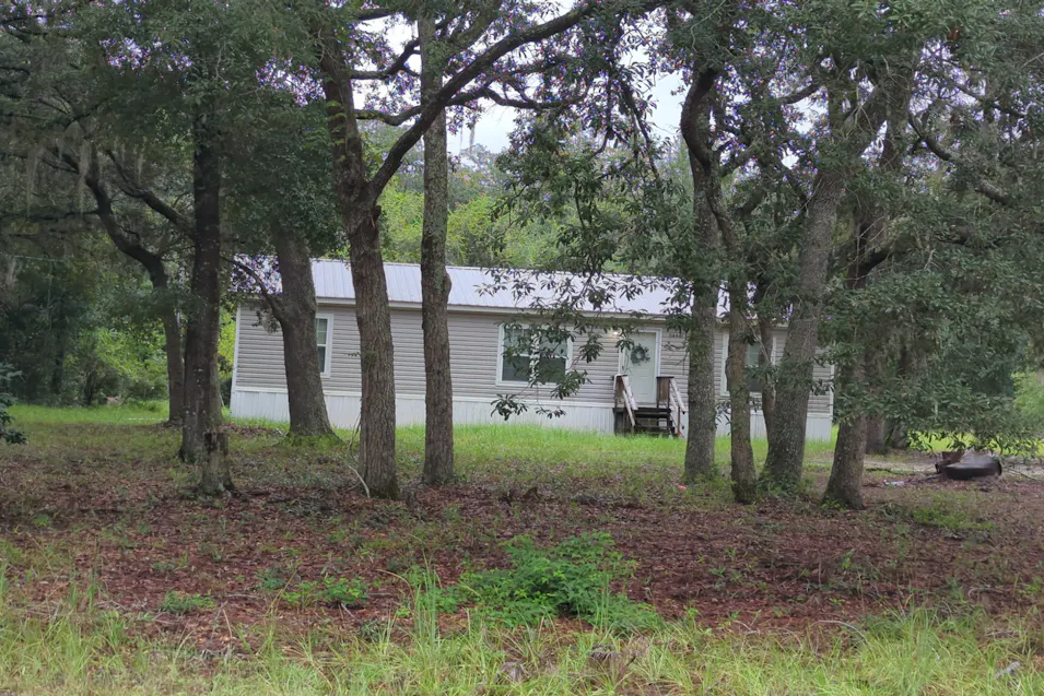 5444 Raccoon Trl Waycross, GA 31503, Ware County