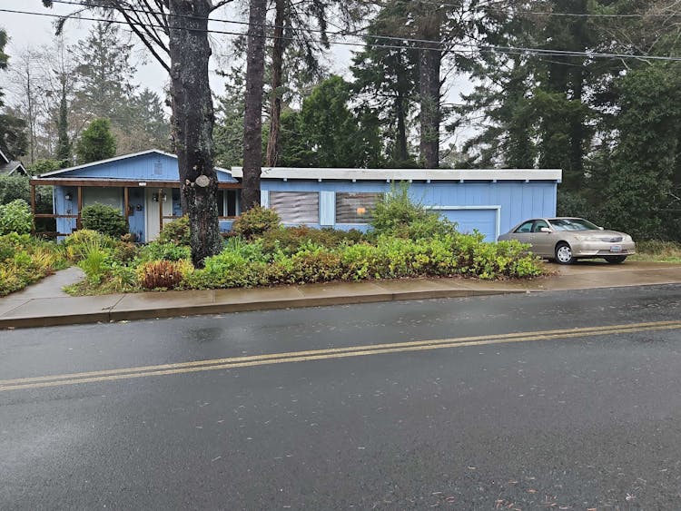 1705 NW 22nd St Lincoln City, OR 97367, Lincoln County