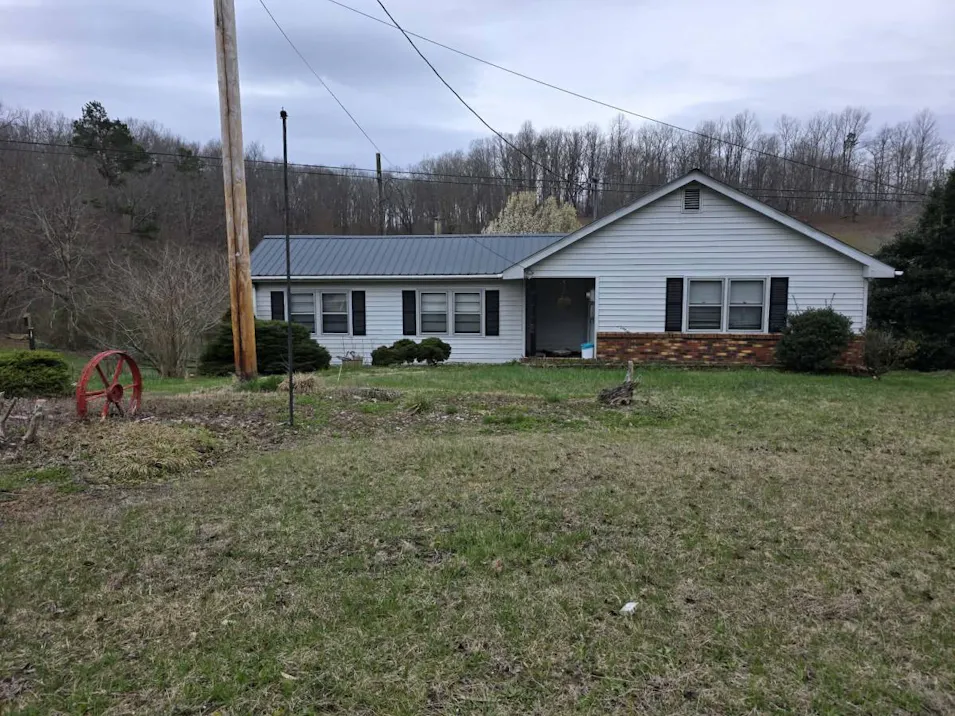 2526 South Highway 421 Mc Kee, KY 40447, Jackson County