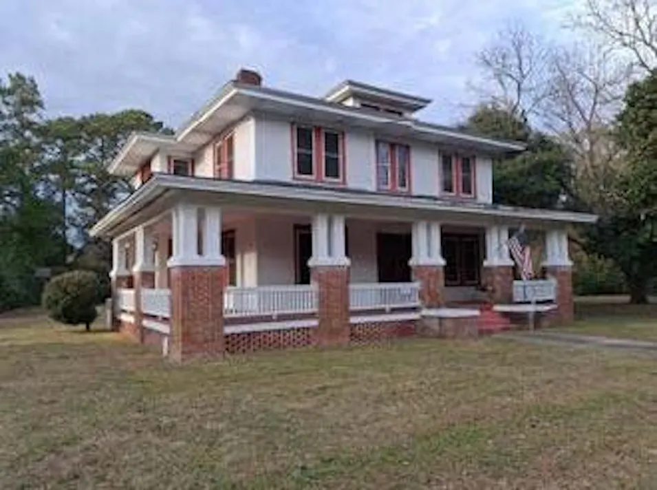 307 N Lee St Bishopville, SC 29010, Lee County