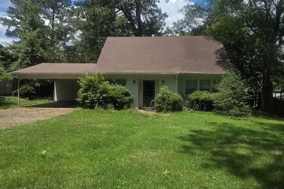 1003 Amherst St Clinton, MS 39056, Hinds County