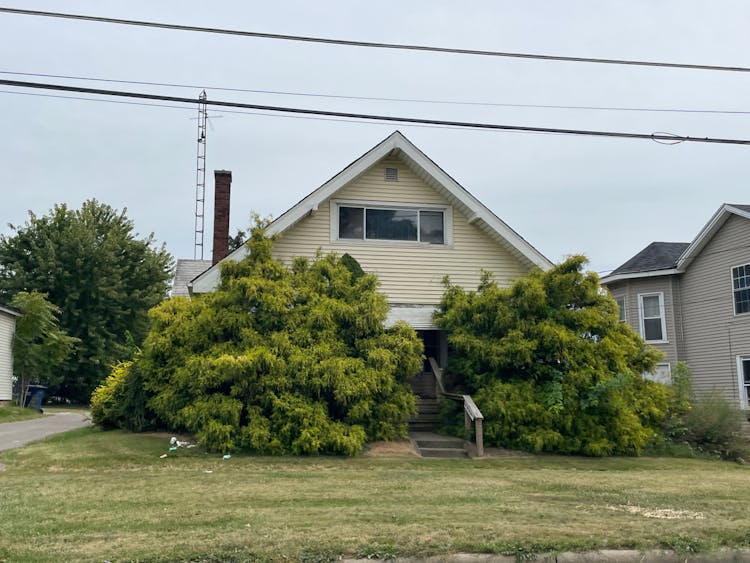 45 Broadway St Shelby, OH 48875, Richland County