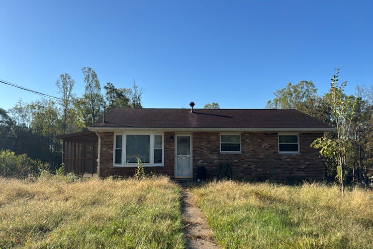 158 Maple Dr Williamstown, WV 26187, Wood County