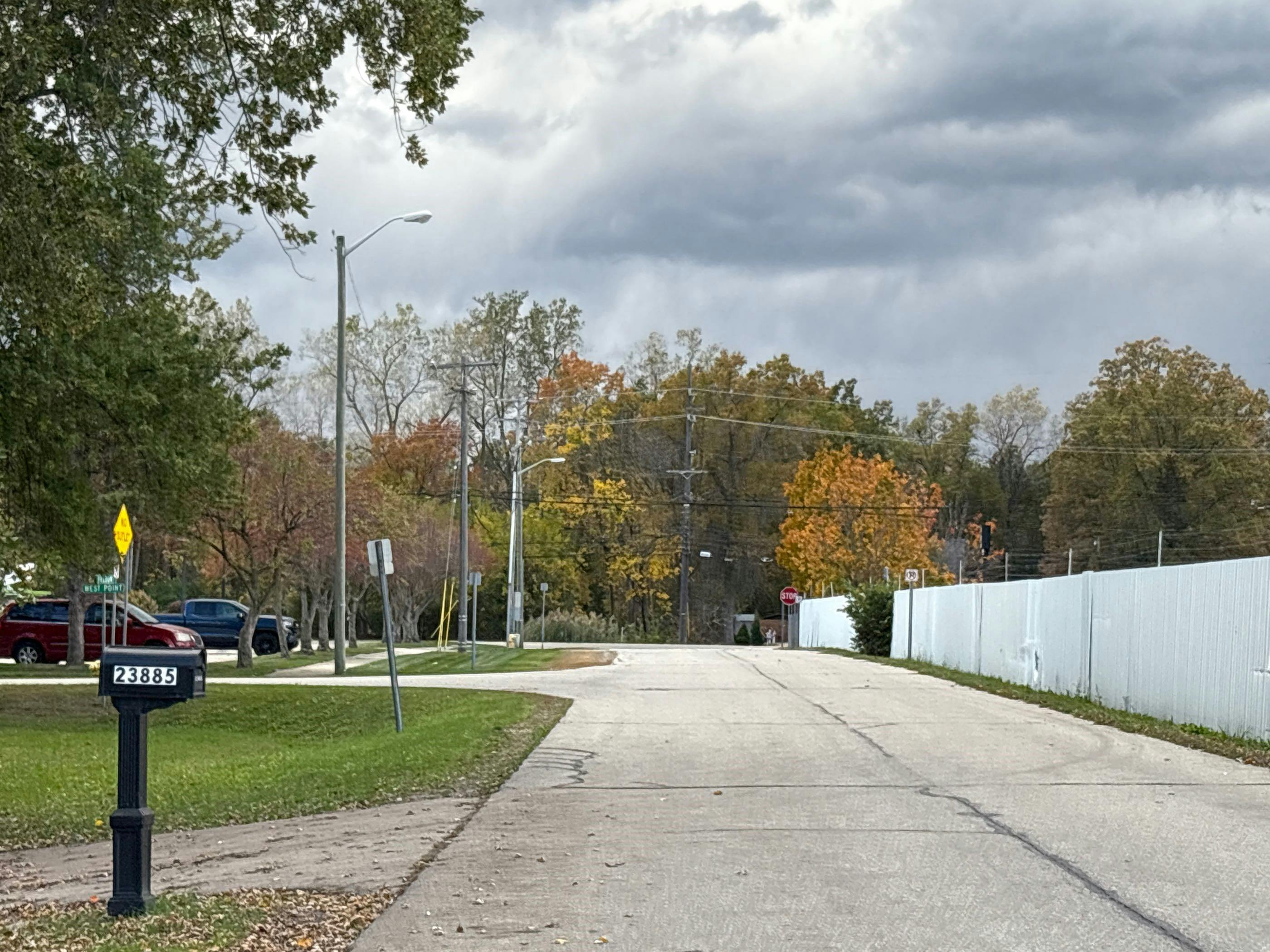 Bredow Ave, Romulus, MI 48174