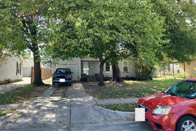 Winfield Ave, Fort Worth, TX 76109