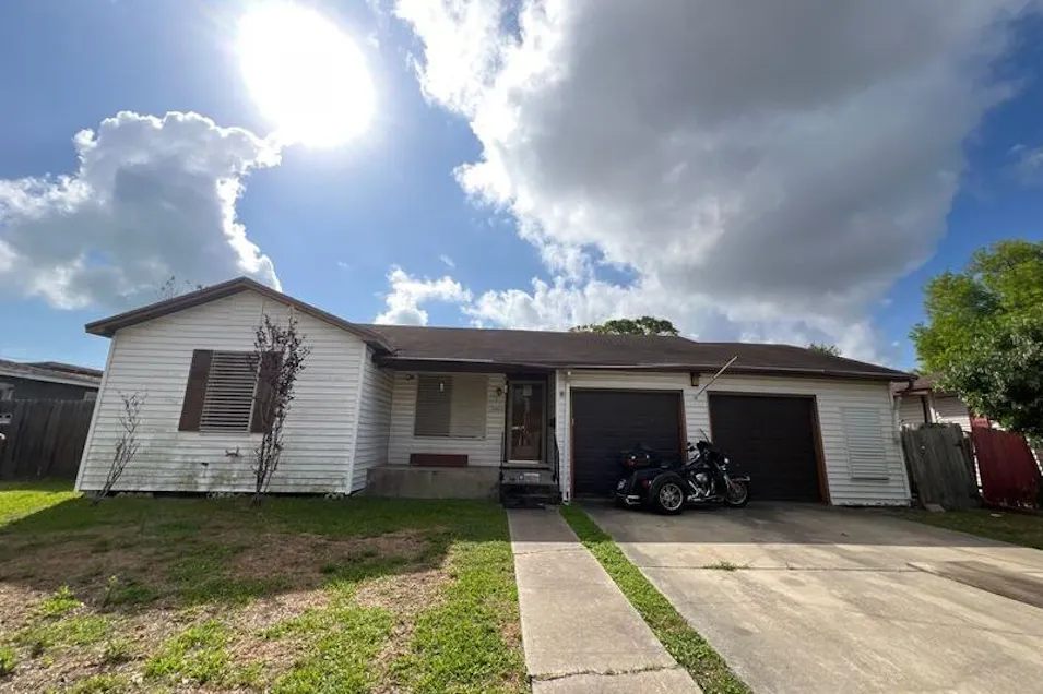 1009 Vaky St Corpus Christi, TX 78404, Nueces County