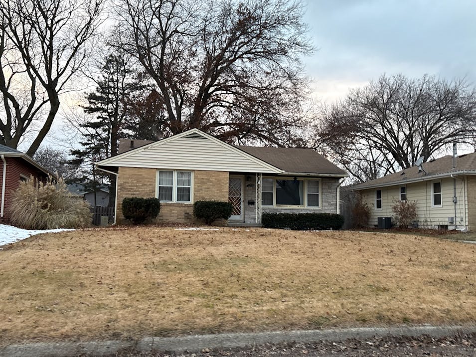 2814 48th Place Des Moines, IA 50310, Polk County