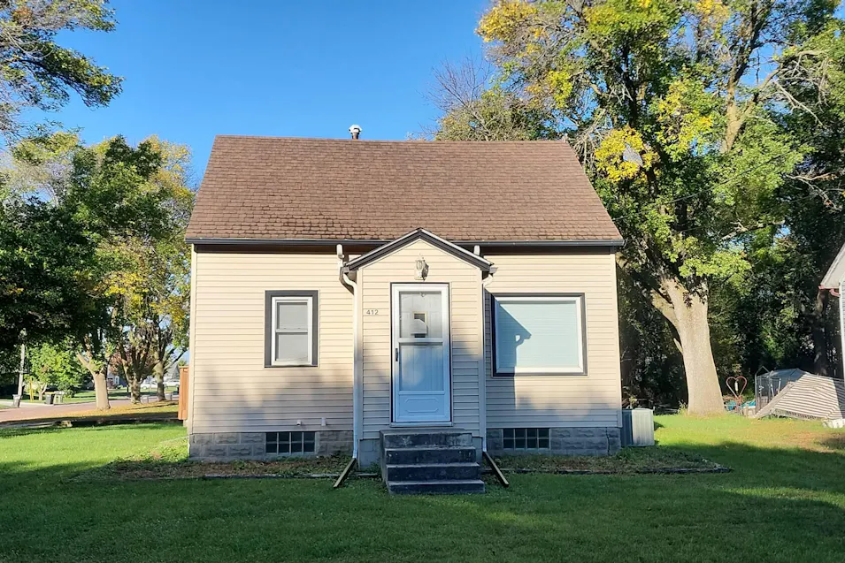412 S Central Avenue Mapleton, MN 56065, Blue Earth County