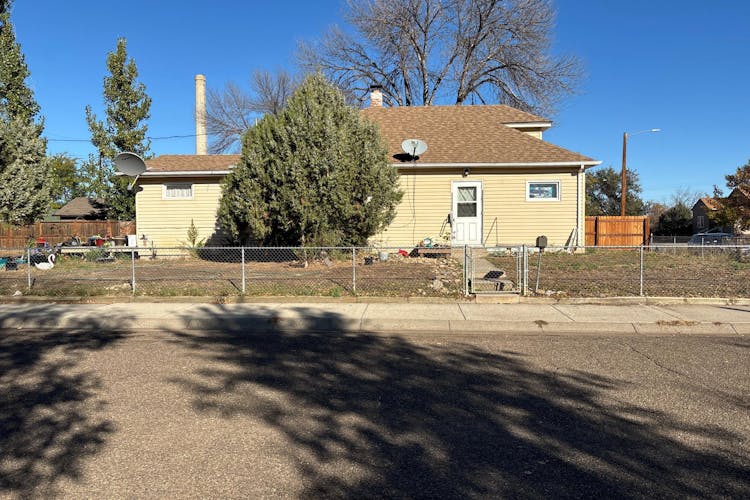 803 N Lake Ave Miles City, MT 59301, Custer County