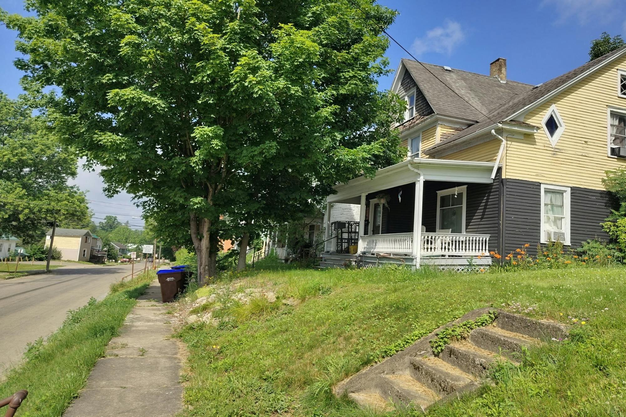 Brook St, Titusville, PA 16354