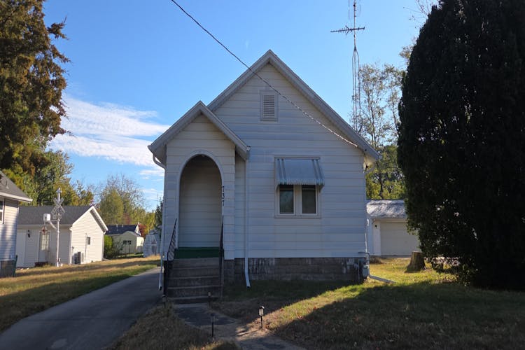 737 Phillips St Galesburg, IL 61401, Knox County