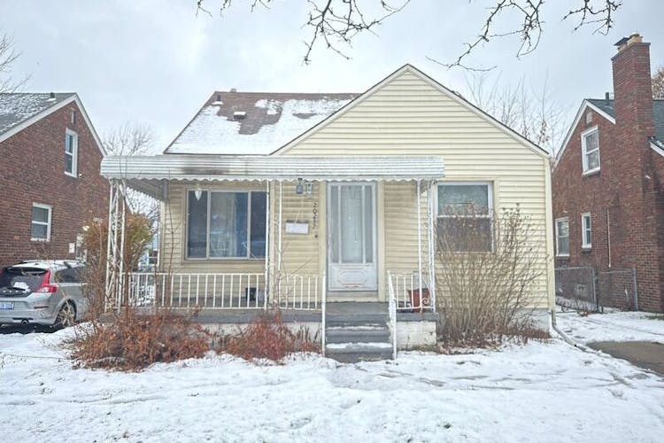 20237 Washtenaw Street Harper Woods, MI 48225, Wayne County